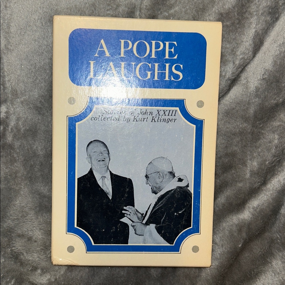 VINTAGE HCDJ BOOK A POPE LAUGHS STORIES OF JOHN XXIII KURT KLINGER 1965 In Case